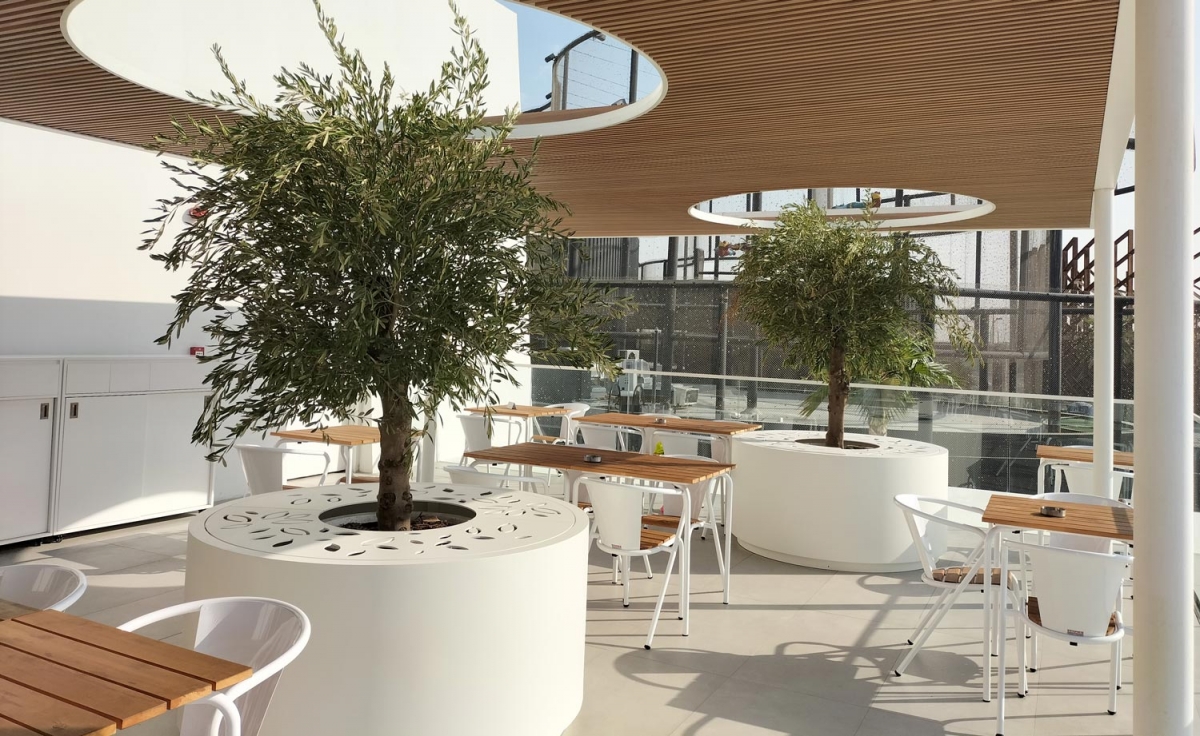 Larus Design Khor plantenbak Plantenbak van duurzame materialen, toegepast in semi-publieke ruimtes zoals kantoren en zorginstellingen