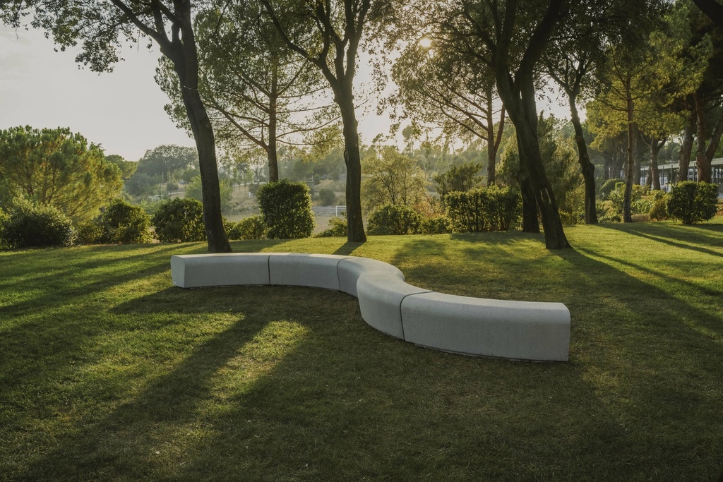 Design zitbank ARO Curvo ©