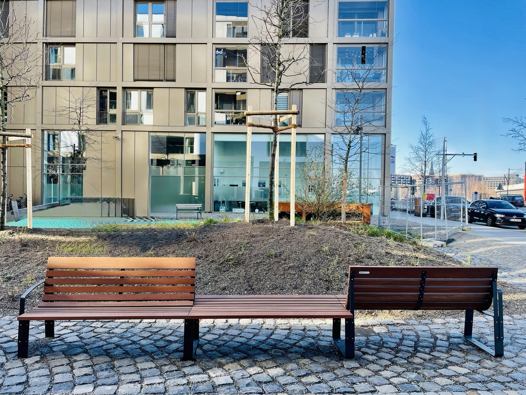 Banc design modulaire Bilateral 3 ® modules (2 modules avec dossier positionnement face / la module en milieu est sans dossier)
