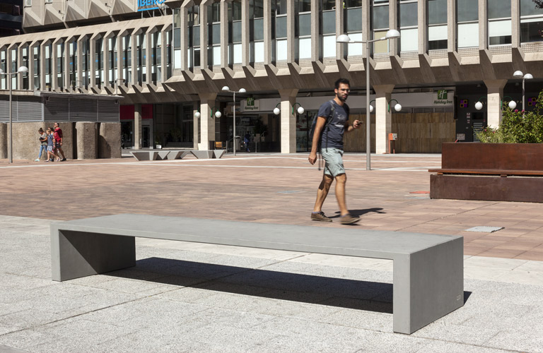 Banc design Prima 220® UHPC doucement poli