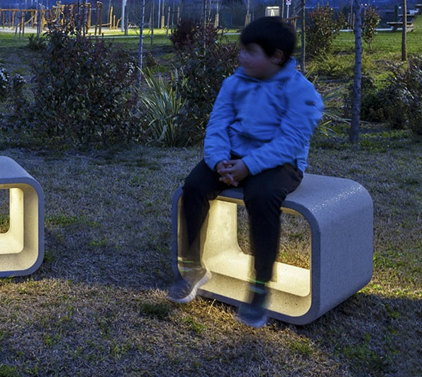 Design stoel Mom 60 LED ® (décapé)