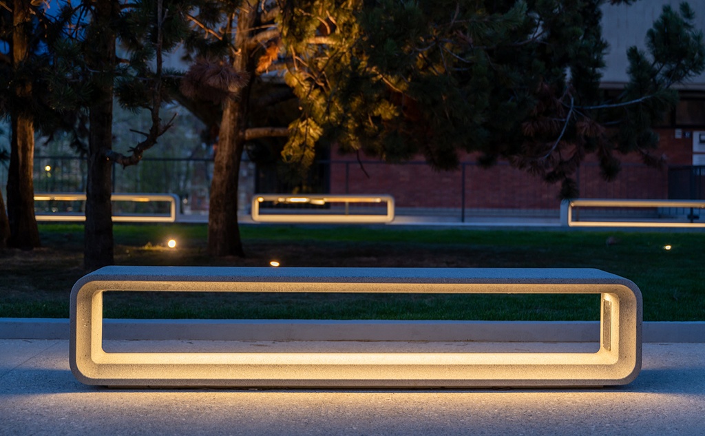 Design bench Mom 240 LED ® (acid-etched)