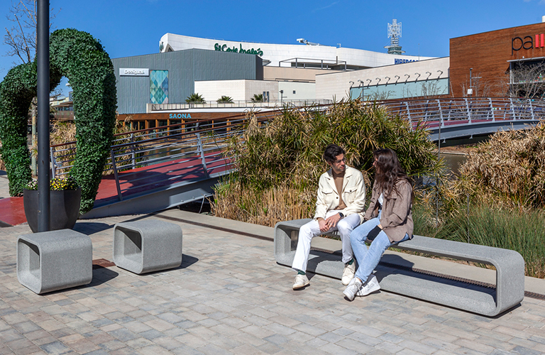 Banc design Mom 240 ® (doucement poli)