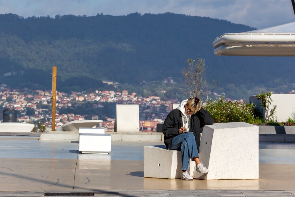 Design zitbank SO-FFA Banca Corta Respaldo Corto ®
