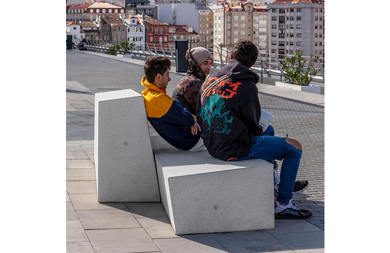 Design bench SO-FFA Banco Largo Respaldo Corto ®