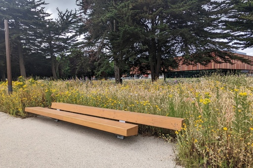 Design zitbank Trapecio Banco Glulam ©