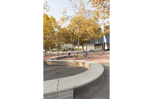 Banc design Hebi Curvo Flotante ®